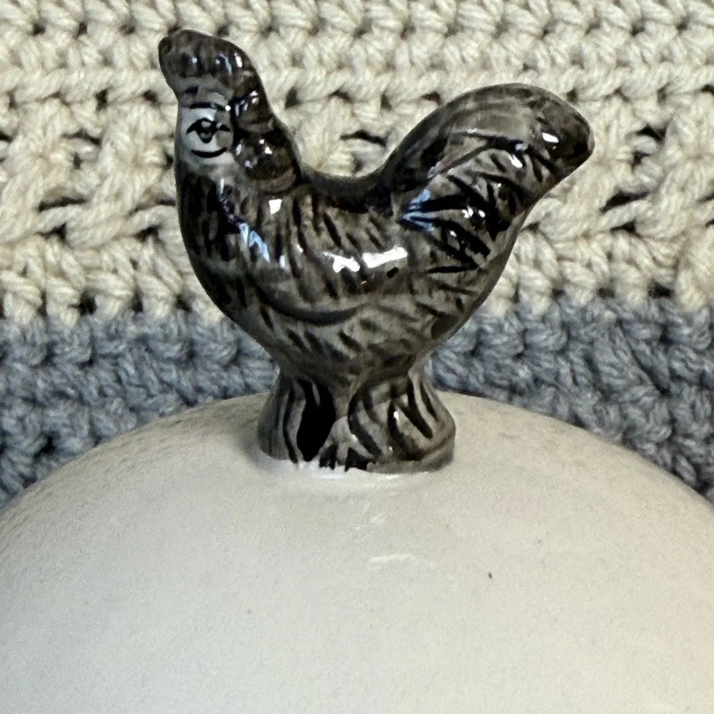 Global Design Collections; Blk/Wht Rooster Teapot Designed By Kate Williams EUC